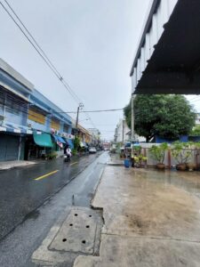 ขายที่ดินโฉนดครุฑแดง ติดถนนสุขสวัสดิ์ 66 12 ล้านบาท (รวมโอน) เหมาะสร้างอาคาร ร้านค้า พื้นที่ 200 ตร.วา